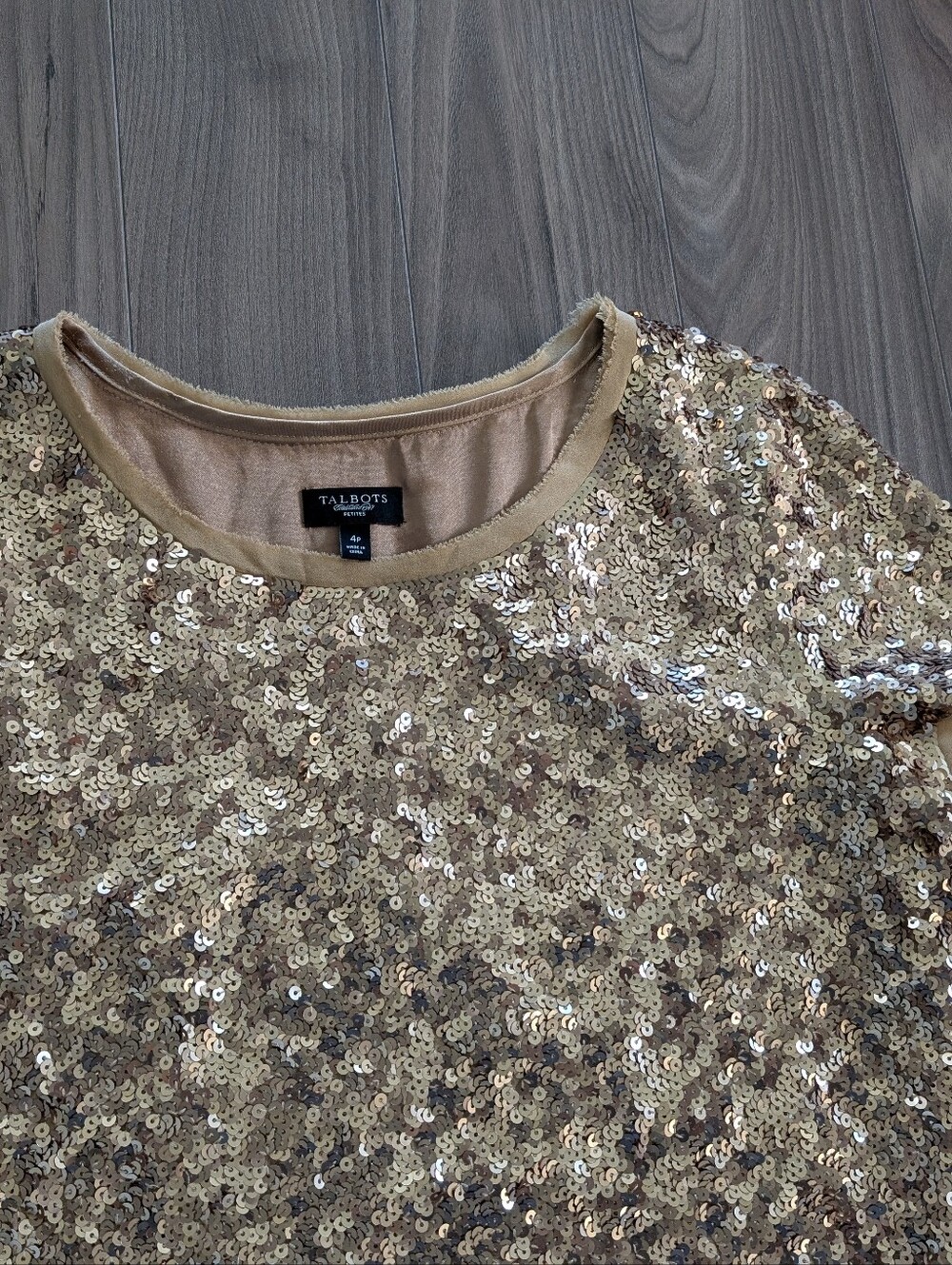 Talbots Gold Sequin Short Cap Sleeve Tee With Internal Lining (SiZe 4 Petite) - Picture 3 of 6
